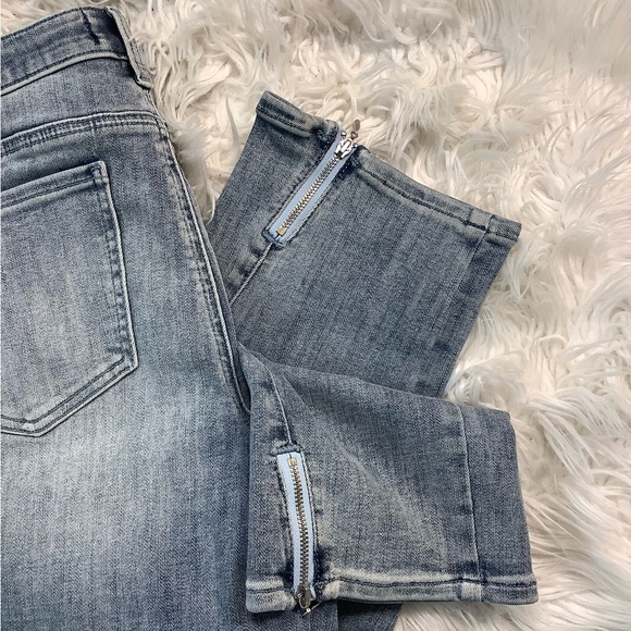 NYDJ Petite Mid-Rise Zip Hem Capri Jeans 6P - Picture 3 of 7